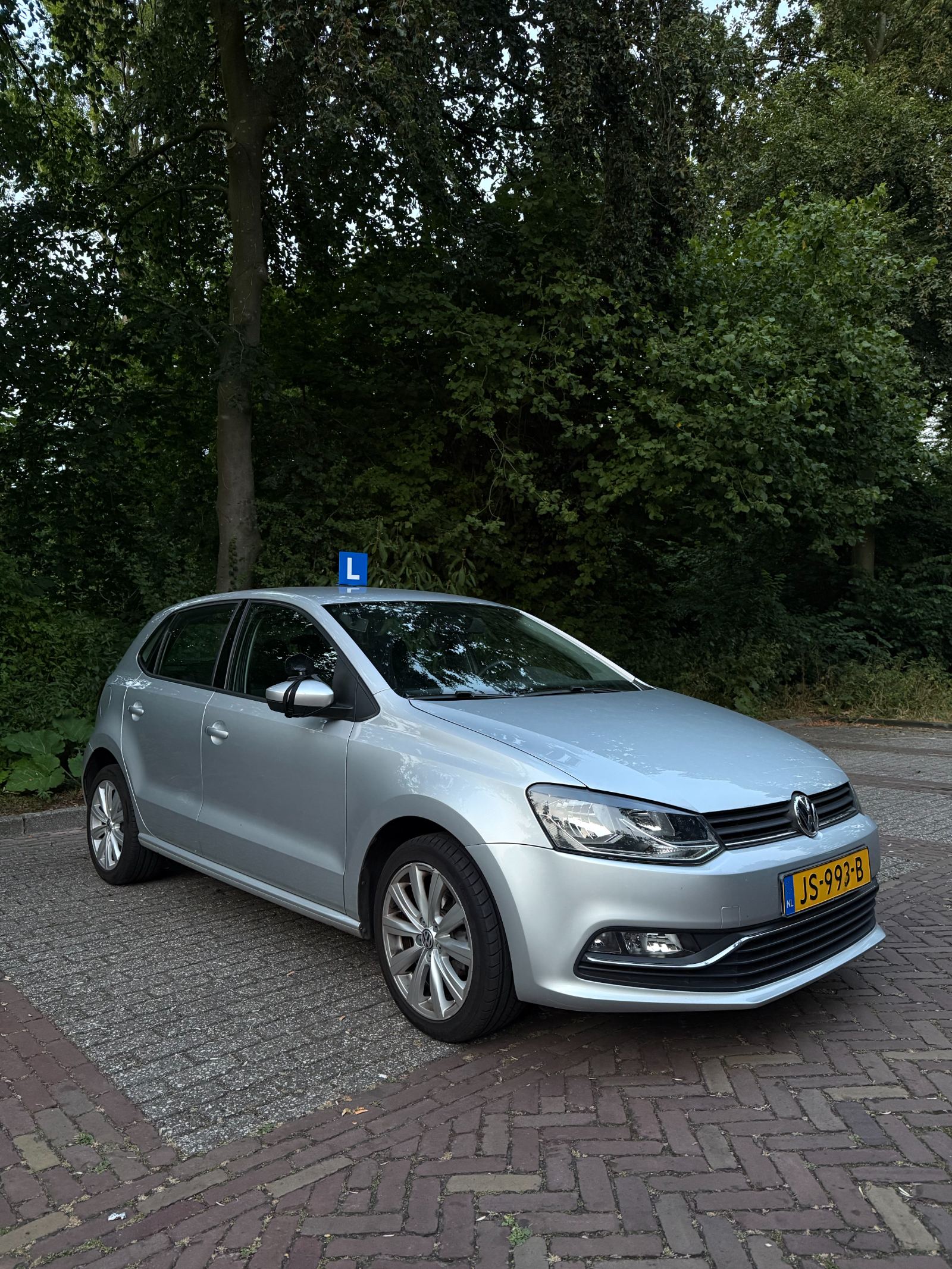 Lesauto van Rijschool Tkiteasy, schakelauto